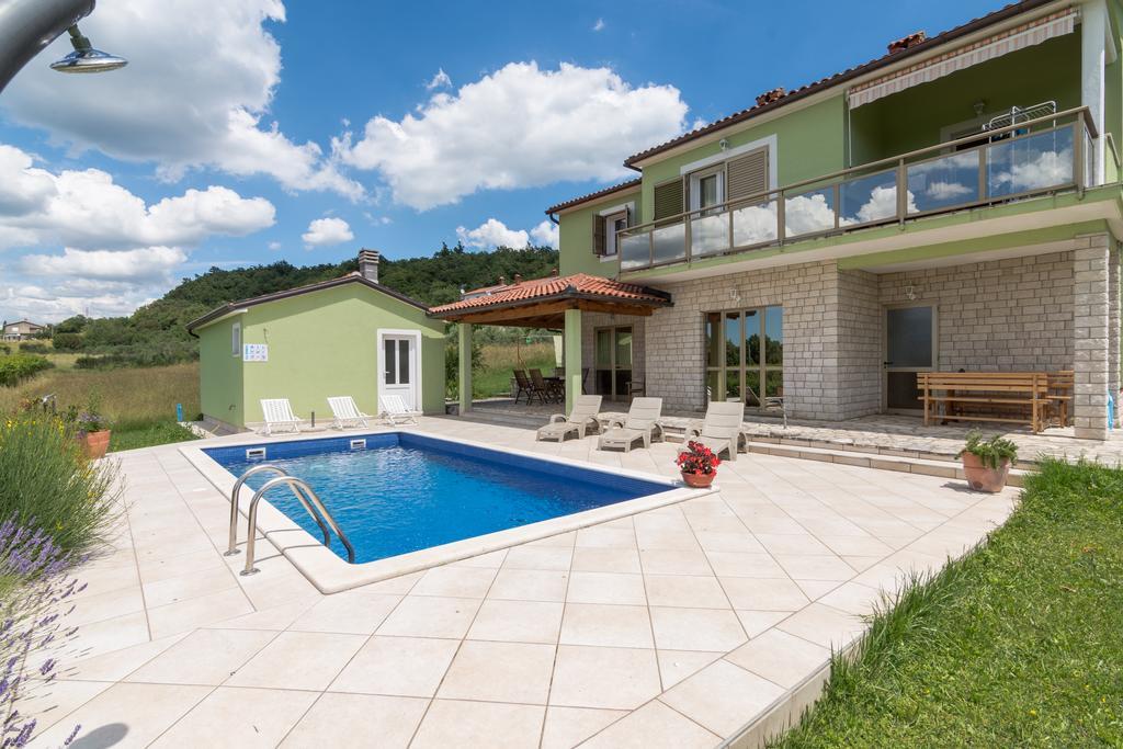 Apartments Cekada Labin  Exterior foto